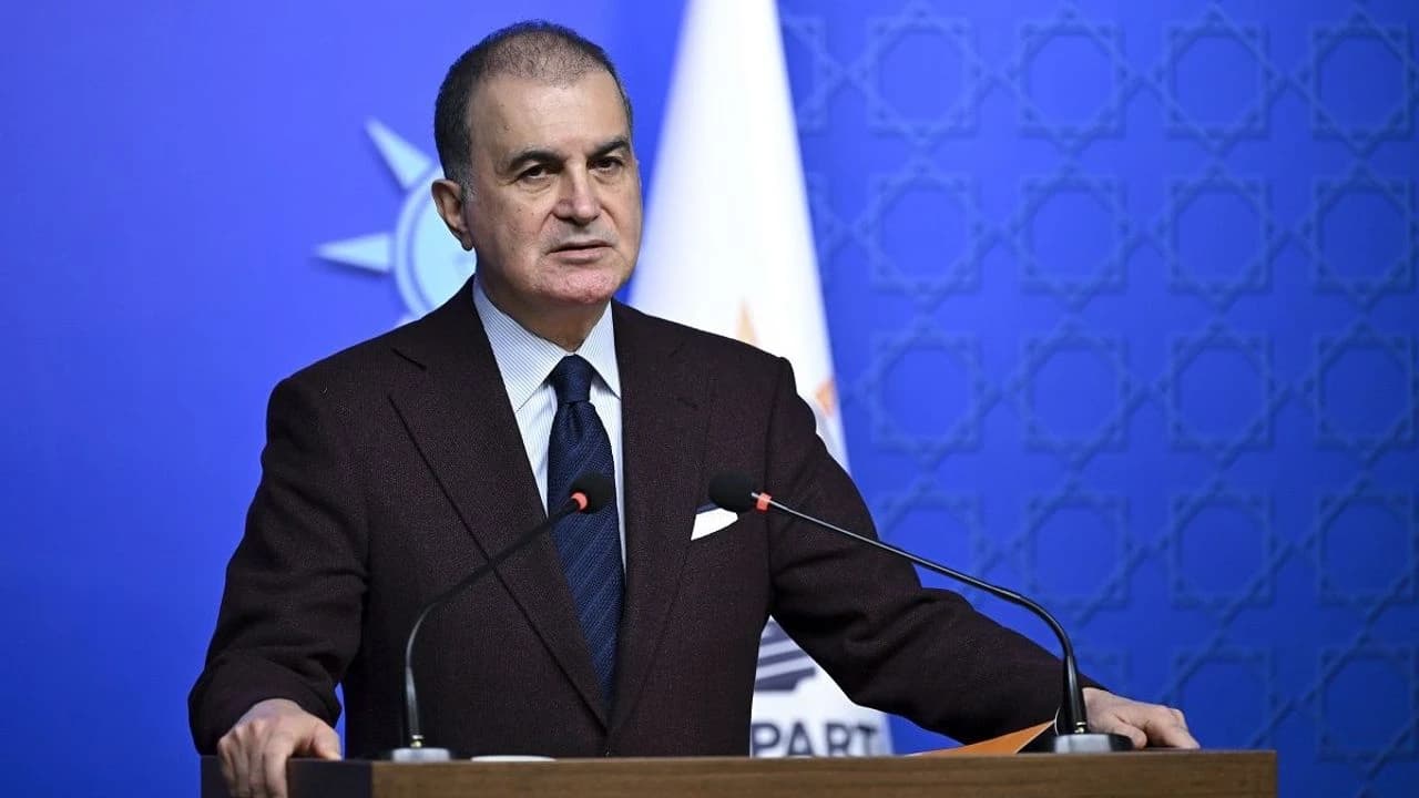 Ömer Çelik'ten Yeni Parti'nin Erdoğan protestosuna sert tepki