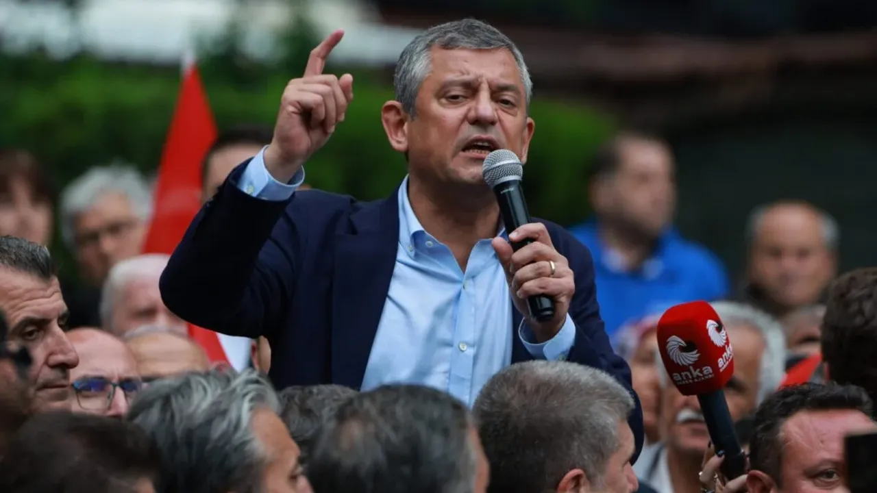Özgür Özel: Emekli 8 çeyrek altından 2’ye düştüyse, AK Parti de iktidardan düşecek
