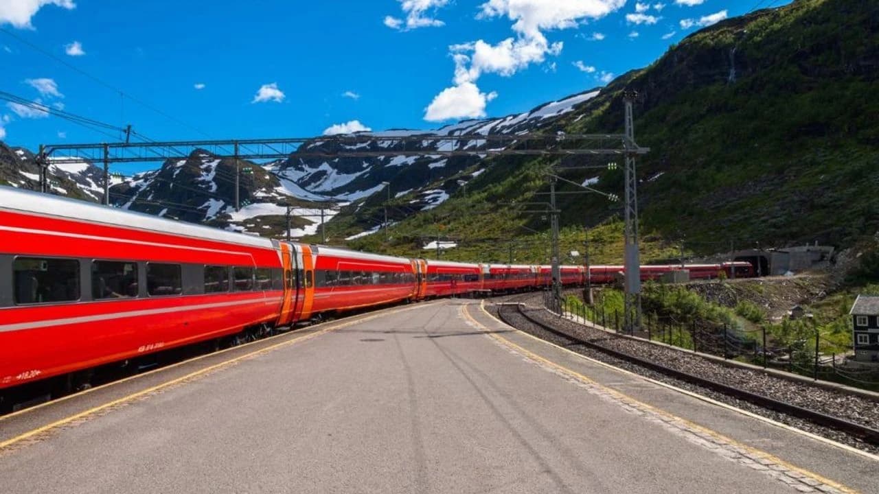 Norveç'te mobil ağ kesintisi acil çağrıları ve tren seferlerini aksattı