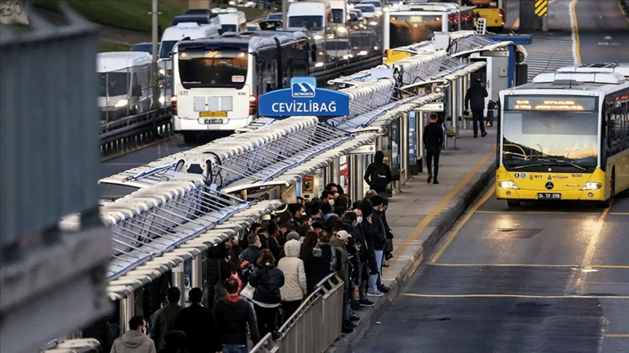 İBB duyurdu: Yarın toplu taşıma ücretsiz olacak