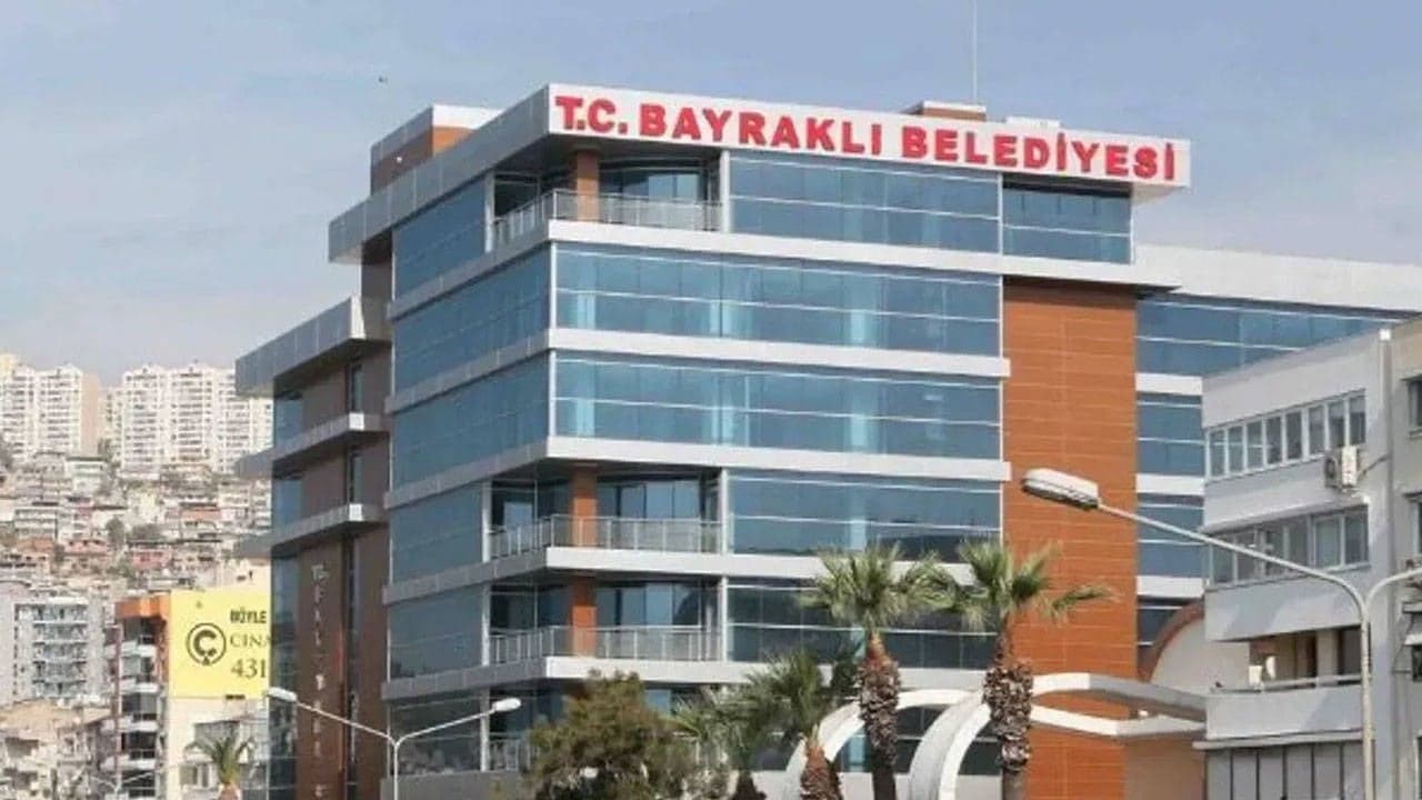 İzmir’de Bayraklı Belediyesi’ne operasyon: 45 gözaltı