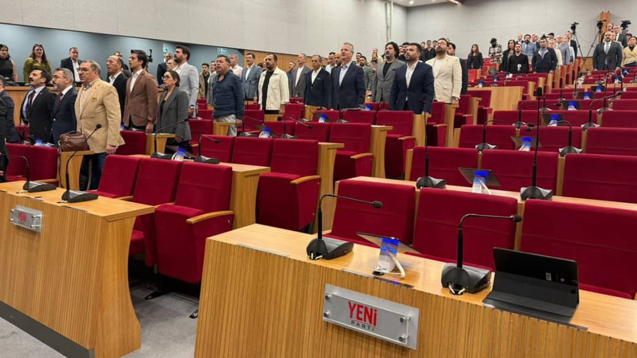 Yeni Parti-CHP’den ortak tepki: İzmir’de meclis toplanamadı