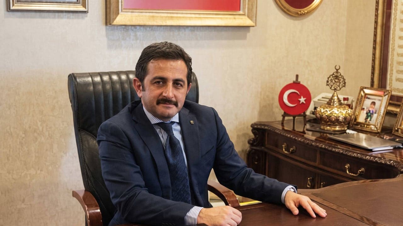 AK Partili eski Bakan Yardımcısı fon soruşturmasında tutuklandı