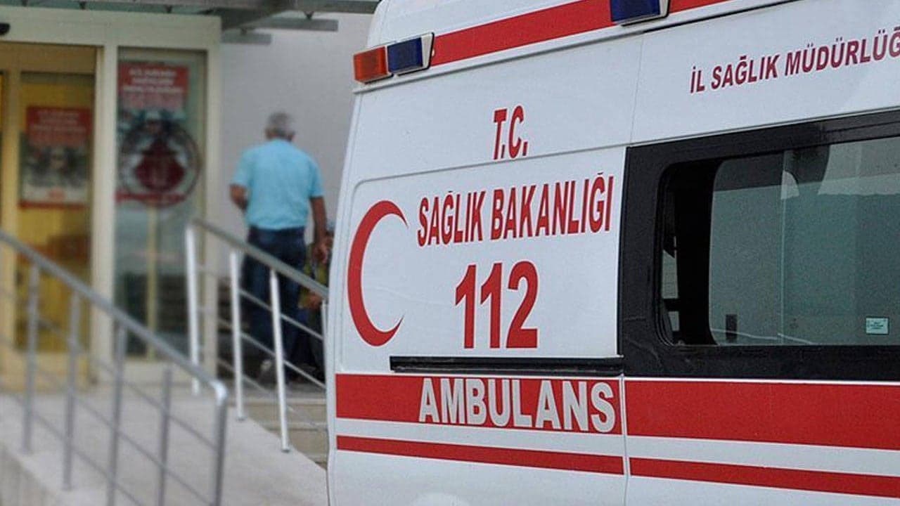 İki okulda kötü koku paniği: 20 öğrenci hastaneye kaldırıldı