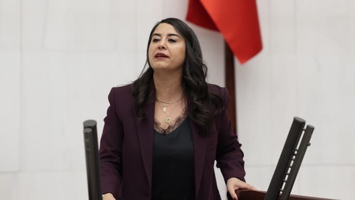 DEM Partili Ayan: “Kadınların nafaka hakkına yönelik saldırıları kabul etmeyeceğiz”