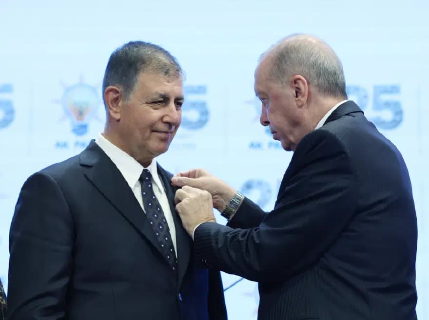 Cemil Tugay AK Parti’ye geçti: İzmir Büyükşehir Belediye Meclisi’nde karar dengesi nasıl değişecek?