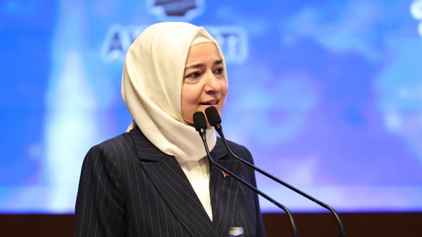 Fatma Betül Sayan Kaya, AK Parti’den ihraç edildi