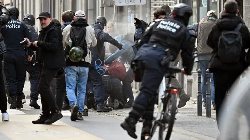 Belçika’da hükümet karşıtı gösteriye polis müdahalesi