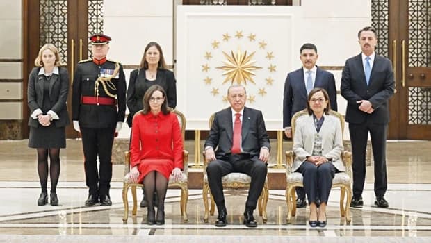 Beş elçiden güven mektubu