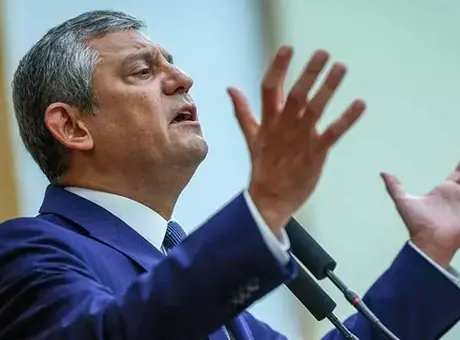 Yeni Parti Genel Başkanı Özgür Özel’den Cemil Tugay tepkisi: 'İçim yanıyor, içim'