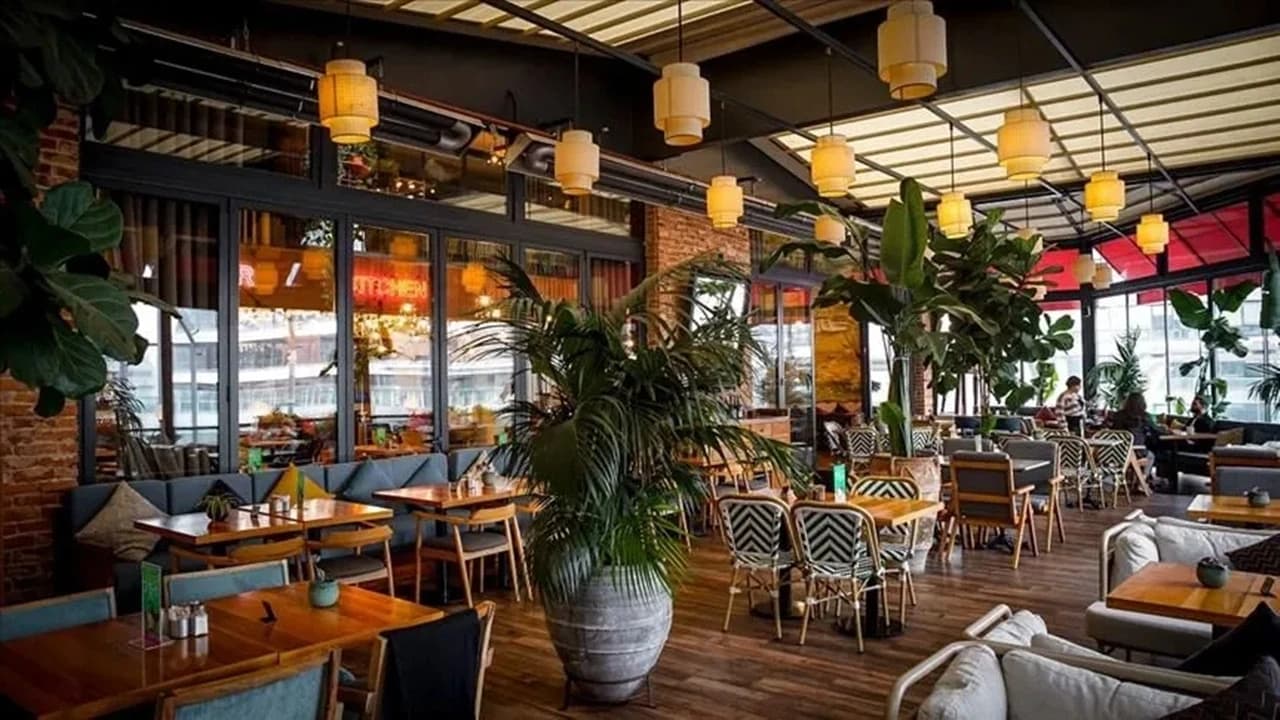 Kafe ve restoranlarda sigara yasağı genişliyor! Yeni düzenlemenin ayrıntıları belli oldu
