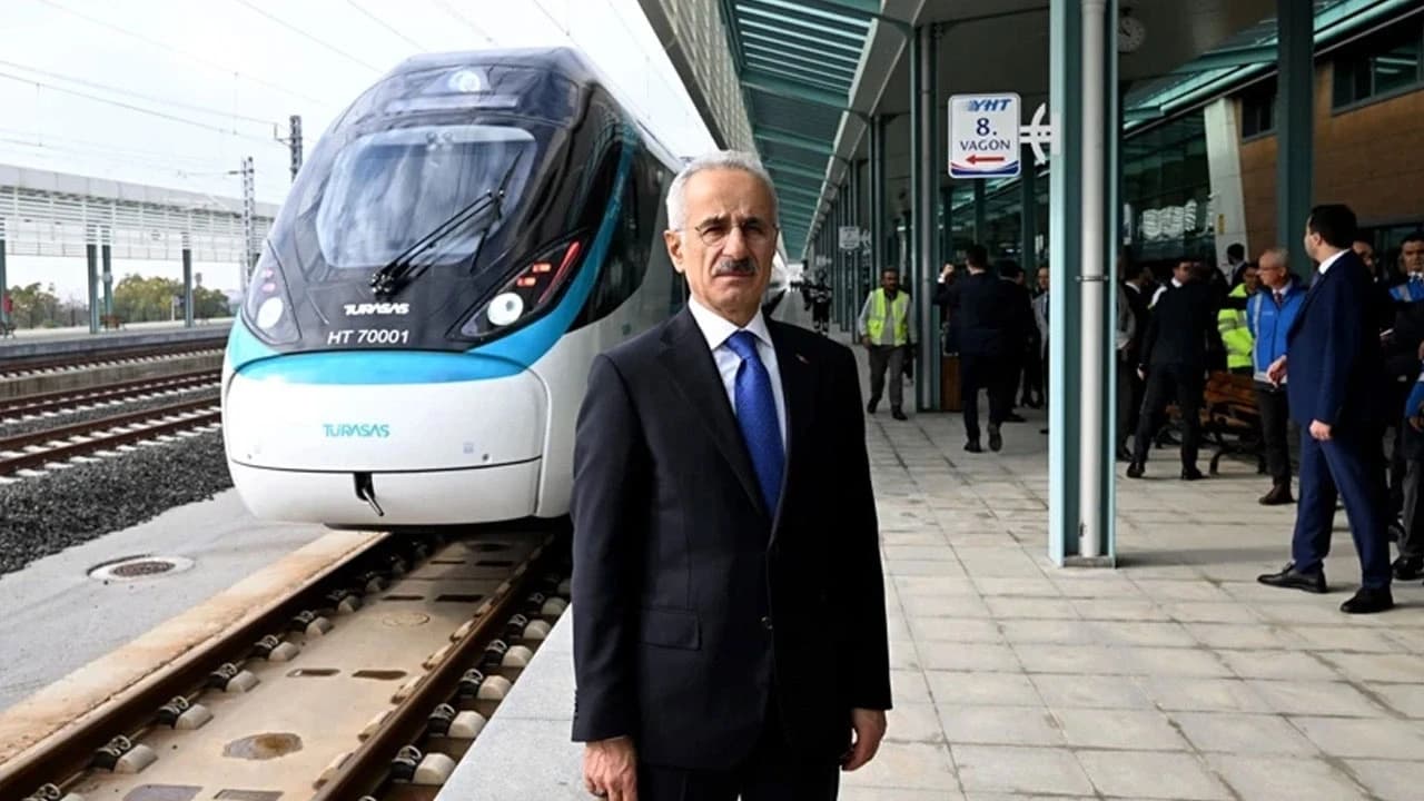 Bakan Uraloğlu milli hızlı trenle test sürüşü yaptı! Yolcu taşımacılığı için tarih belli oldu