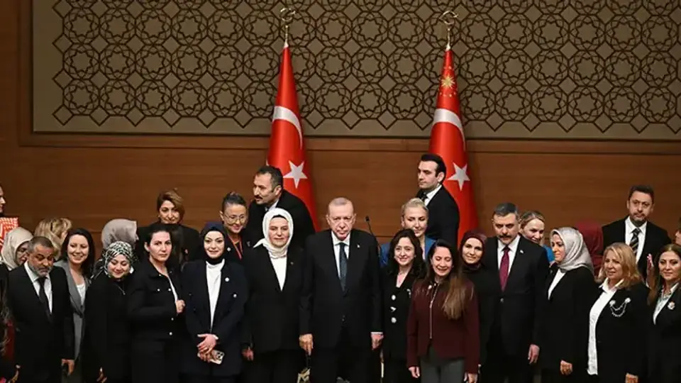 Erdoğan: “Türkiye’nin Kılına Zarar Gelmemesi İçin Çalışıyoruz”