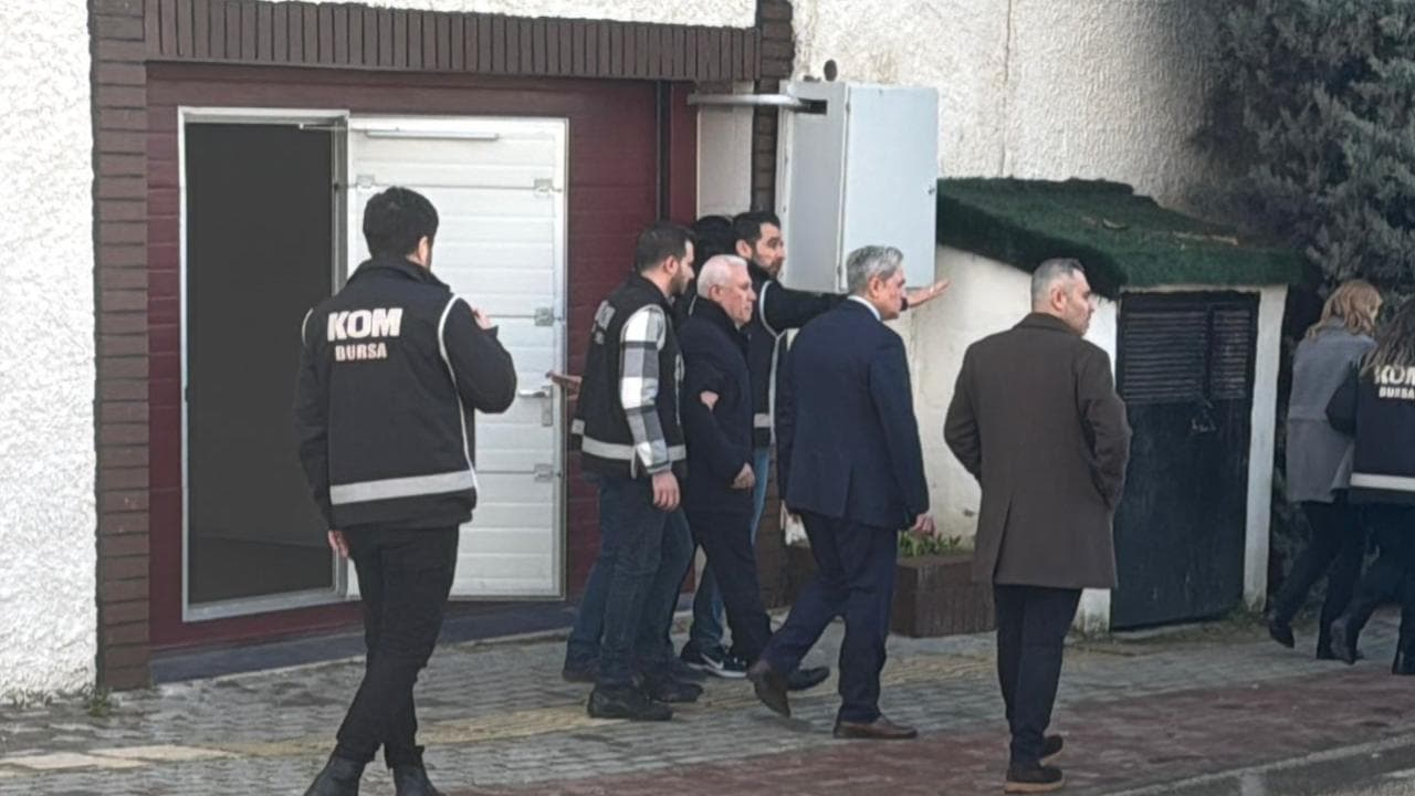 Bursa'da yolsuzluk soruşturması: Bozbey'in de yargılandığı davada ara karar çıktı