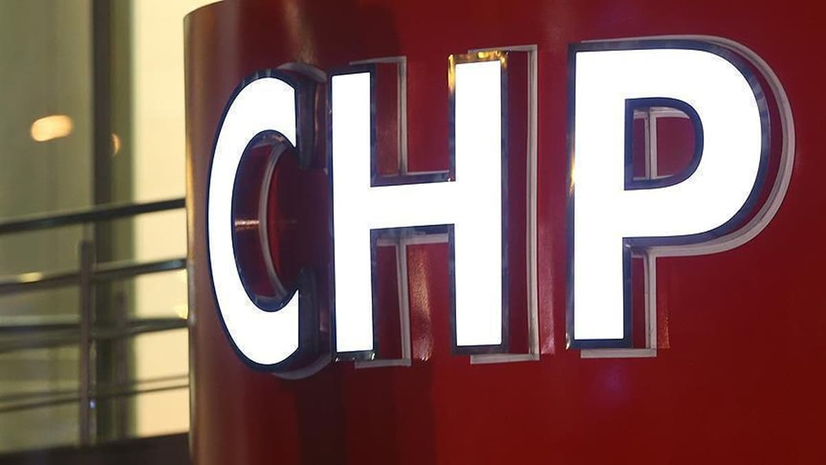 CHP İstanbul İl Yönetiminin görevden uzaklaştırılmasına yönelik dava ertelendi