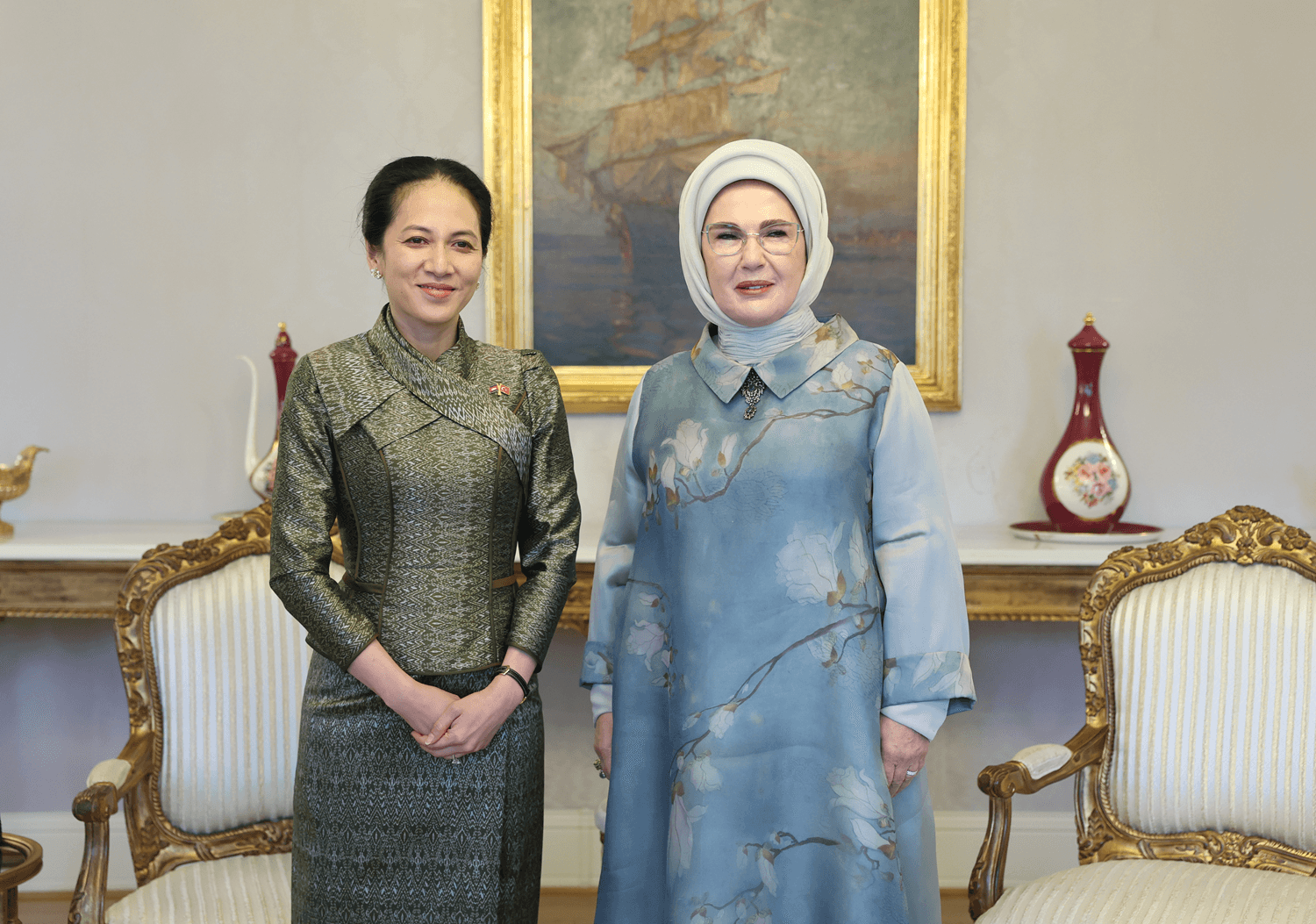 Emine Erdoğan, Kamboçya Başbakanı Manet'in eşi Chanmony ile bir araya geldi