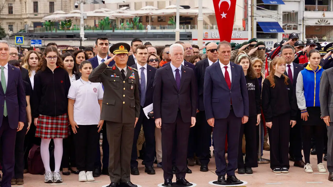 Taksim'de 'İmamoğlu'suz' bir tören daha: İstanbul’un kurtuluşunun 103. yıldönümü kutlandı
