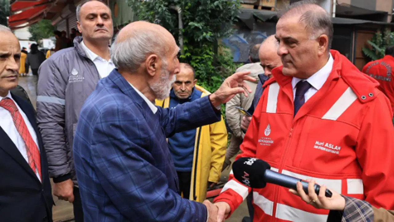İBB Başkan Vekili Nuri Aslan, selin vurduğu Ayazağa'da: 'Bir daha olmaması için değerlendirme yapacağız'