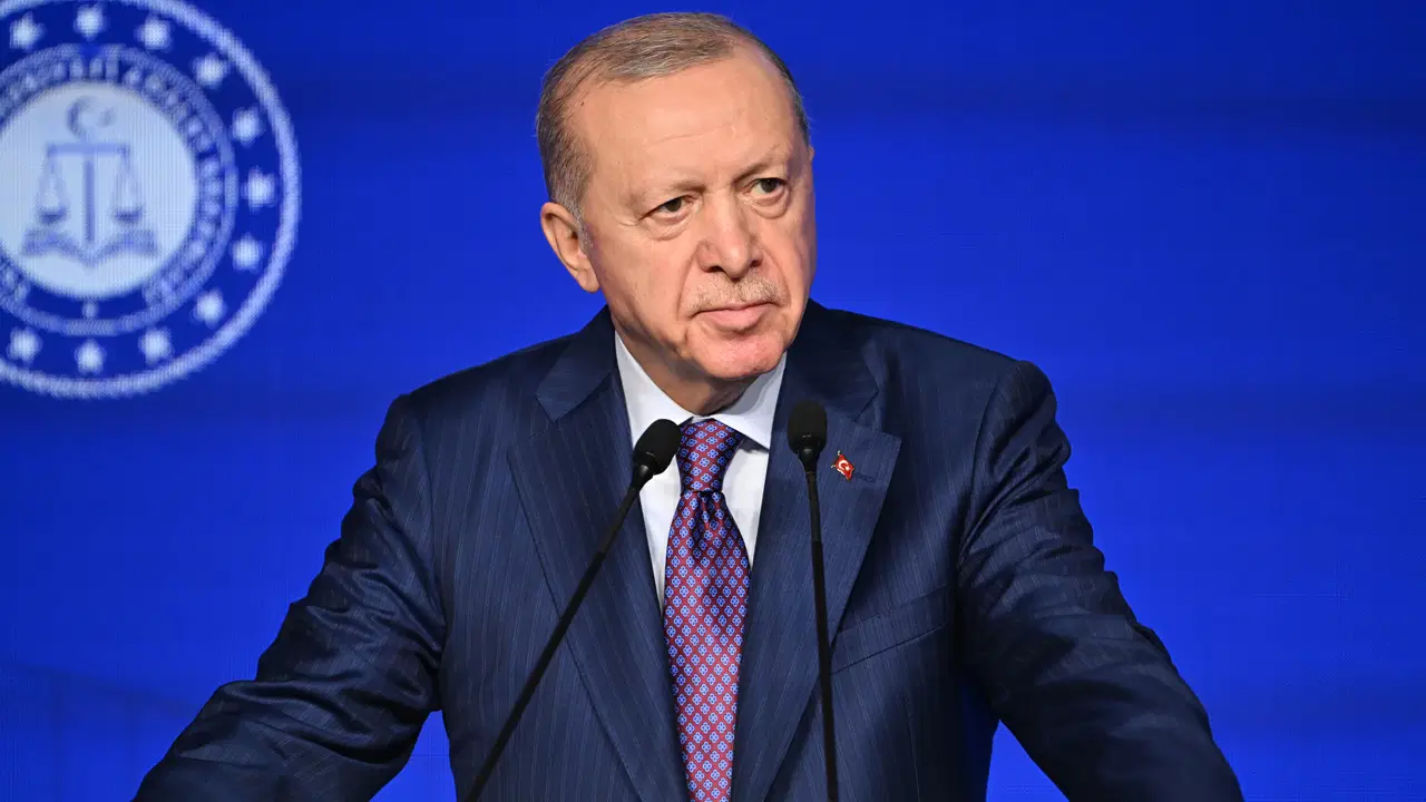 Erdoğan'dan 'adalet' nutukları: 'Neresinden tutsanız elinizde kalan bir sistem var'