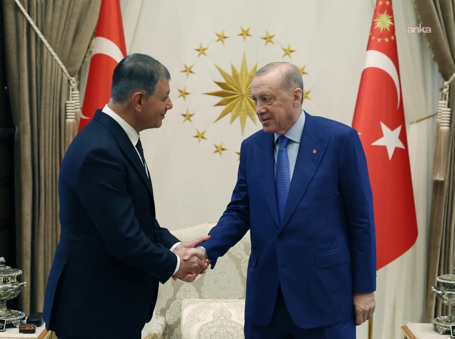 Cemil Tugay AKP’ye geçiyor