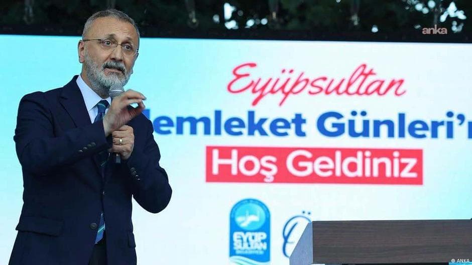 Eyüpsultan Belediyesi'ne operasyon: Mithat Bülent Özmen dahil 28 kişi gözaltına alındı