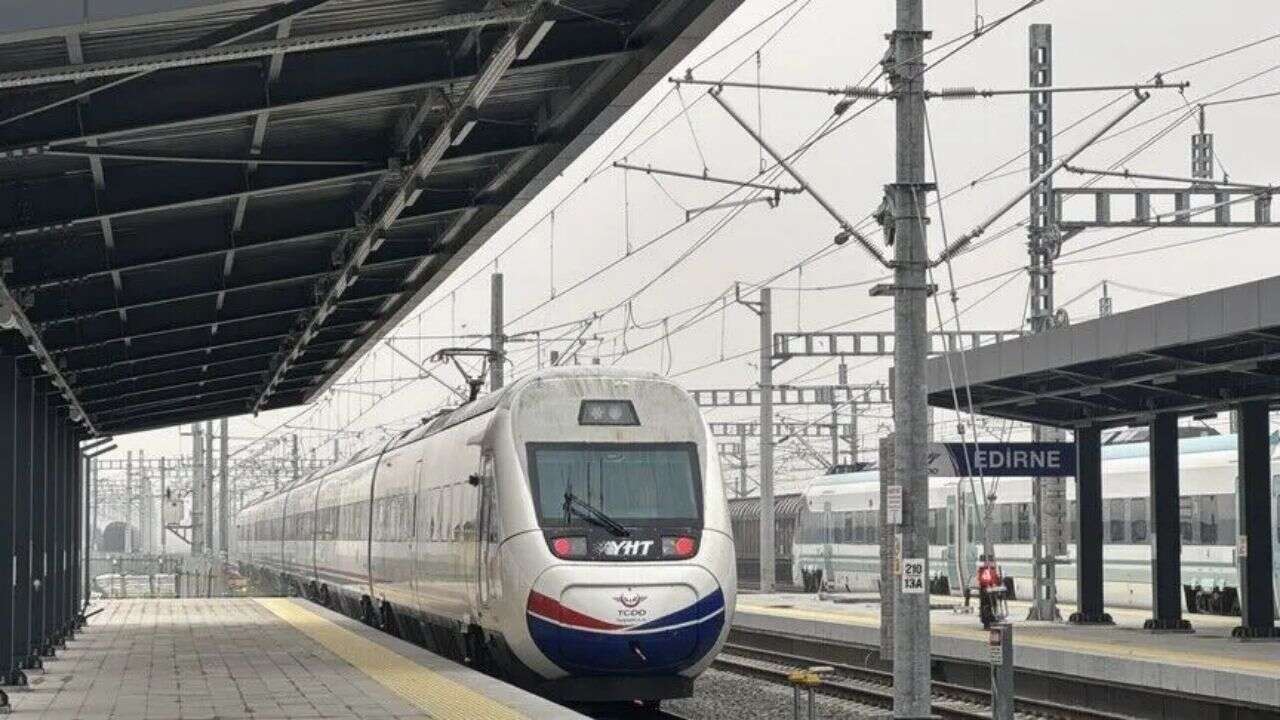 Çerkezköy-Kapıkule Hızlı Tren Hattı'nda seferlerin başlaması Edirne esnafını sevindirdi