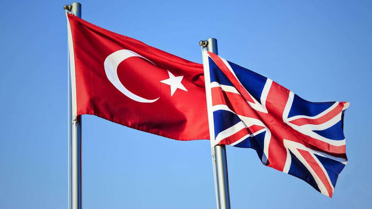 Türkiye ve İngiltere'den ortak "düzensiz göç" açıklaması