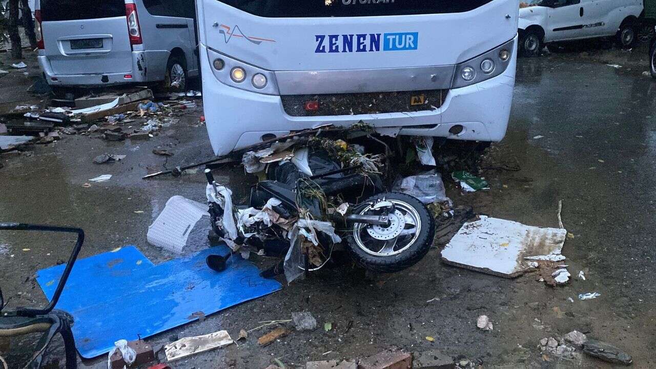 Selin vurduğu Ayazağa’da hasar, gün ağarınca ortaya çıktı