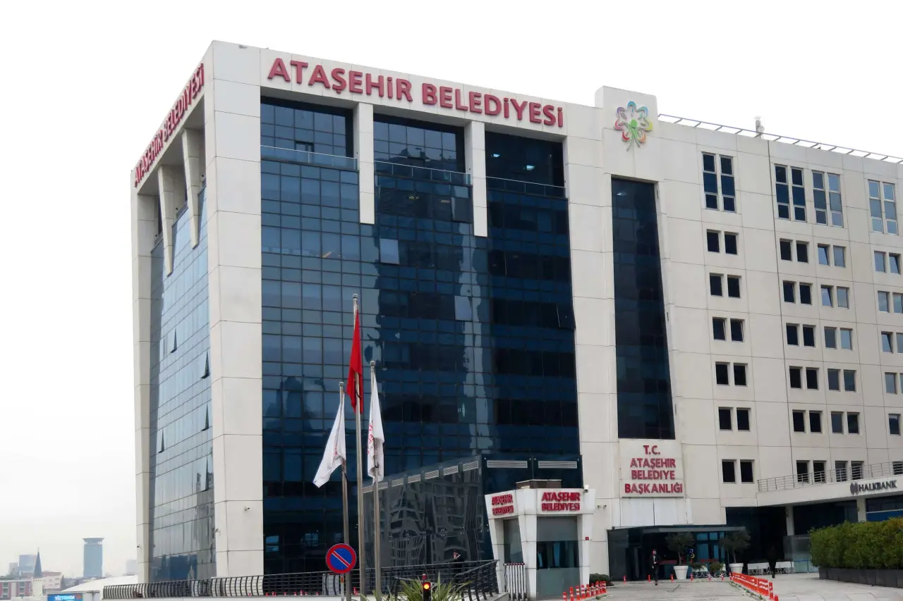 AKP'ye geçmesi beklenen Ataşehir'de seçim günü: Yeni Parti ve CHP'den katılmama kararı