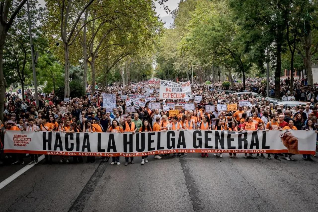 İspanya'nın 50 kentinde binlerce kişi konut krizine çözüm talebiyle meydanlara indi: "Genel greve doğru" pankartı ile yüründü