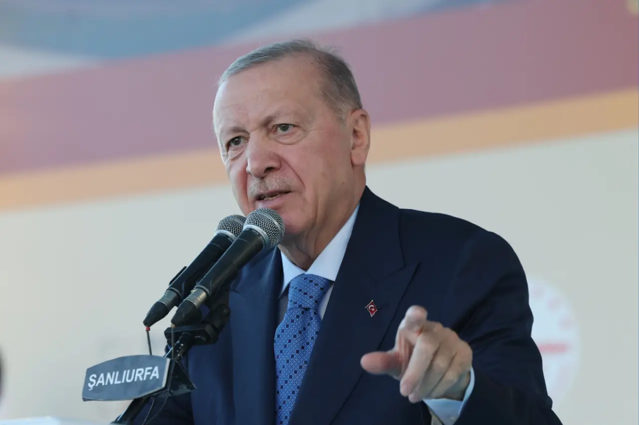 Erdoğan’dan “fon vurgunu” açıklaması: “Pisliklerini örtmek isteyenlerin hevesleri kursaklarında kalacaktır”