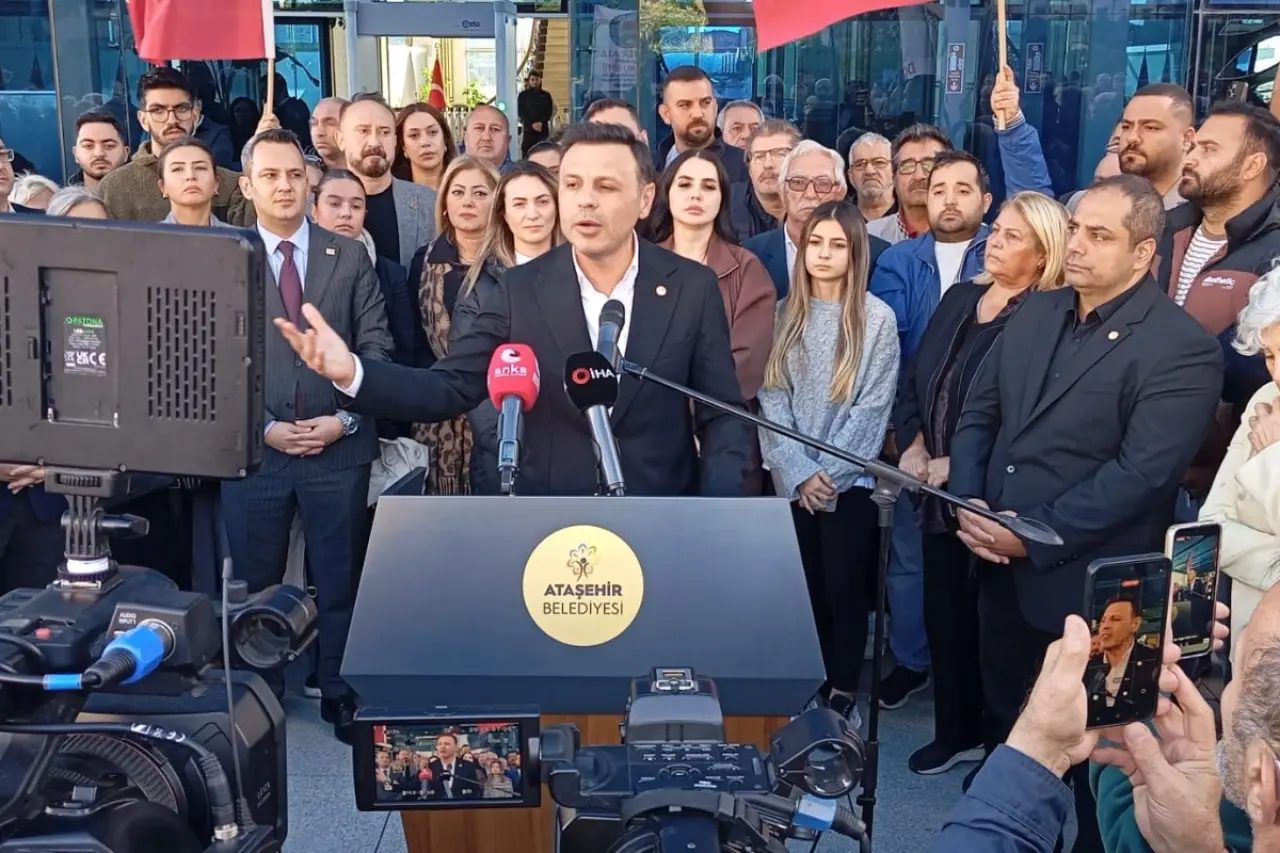 Yeni Partili İstanbul İl Başkanı Çelik: Sandıkla kazanamayacaklarını çökme girişimine başladılar