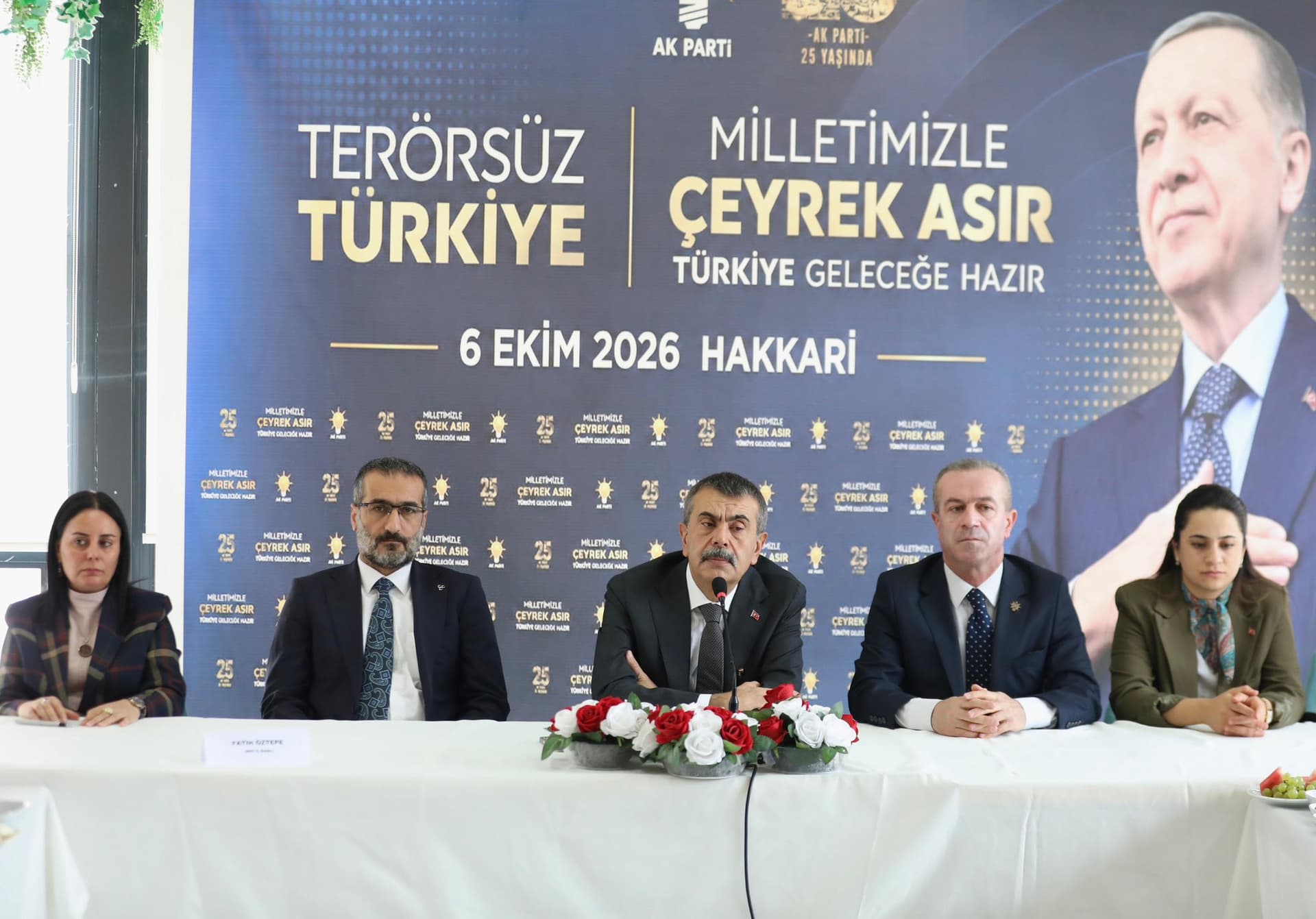 Bakan Tekin'den Hakkari'de 'süreç' mesajı: Süreç başarısız olursa bundan sonra hiçbir siyasetçi bu kadar güçlü bir iradeyi gösteremez