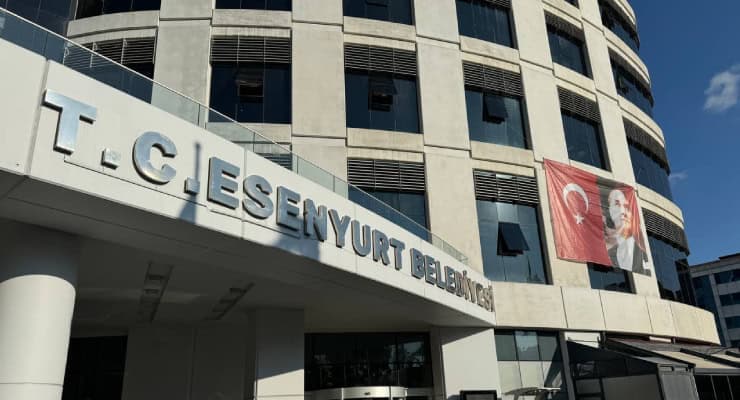 Esenyurt Belediyesi'ne operasyon: 17 kişi gözaltına alındı