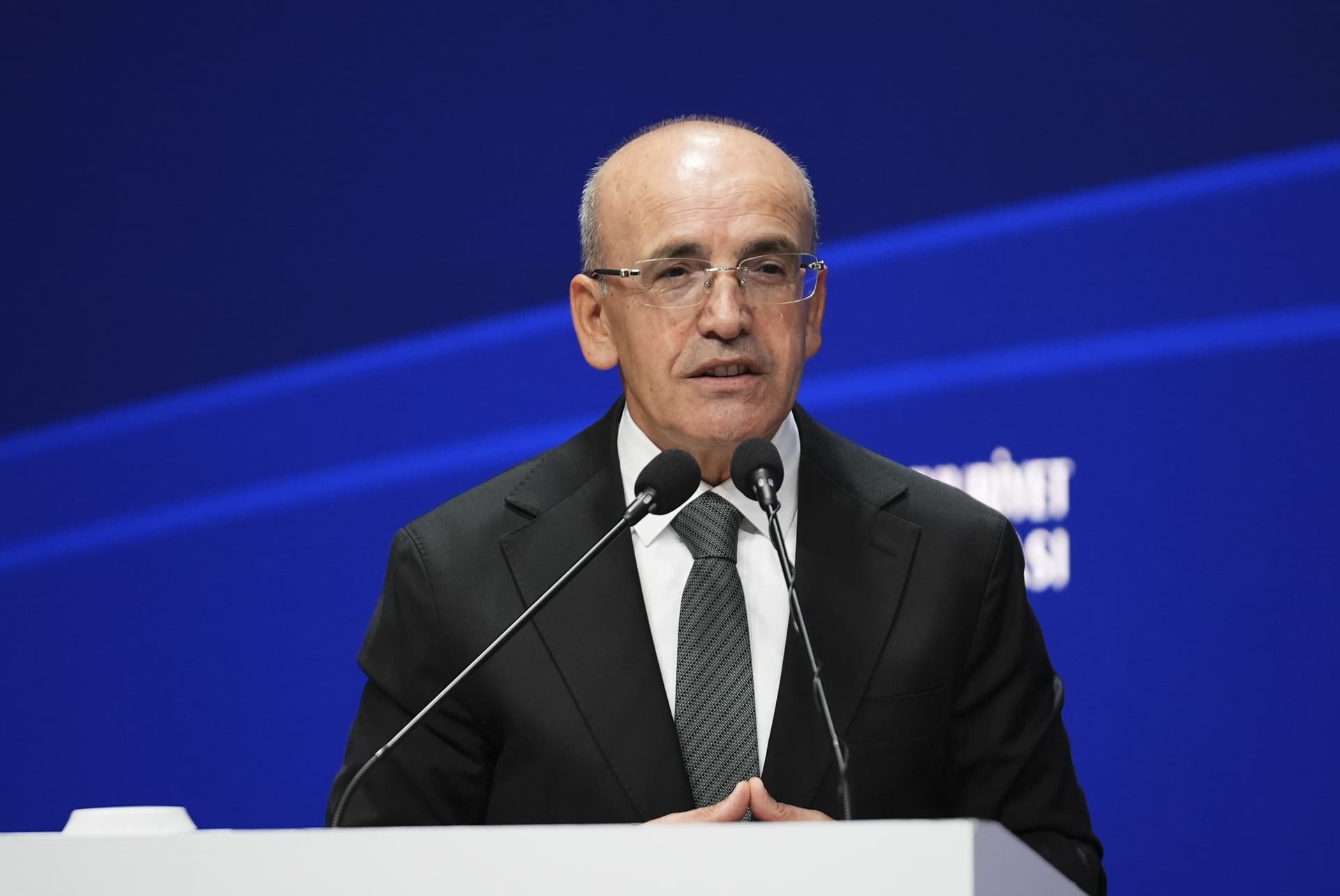Şimşek: Dezenflasyon, savaşın etkisiyle yavaşlasa da mücadeleden vazgeçmedik, mali disiplin korunacak