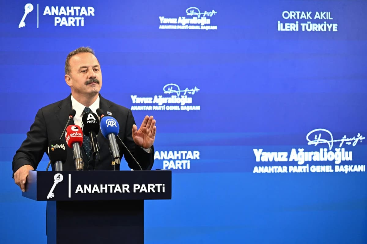 Yavuz Ağıralioğlu'ndan konut vaadi: "Kamu arazilerini ranta değil, yuva ihtiyacına tahsis edeceğiz"