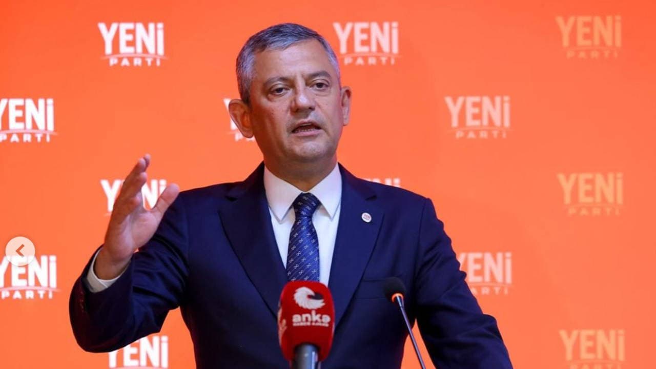 Özgür Özel Erdoğan'a seslendi: “Üç kişi gözaltındayken Üsküdar’a çökecekler”