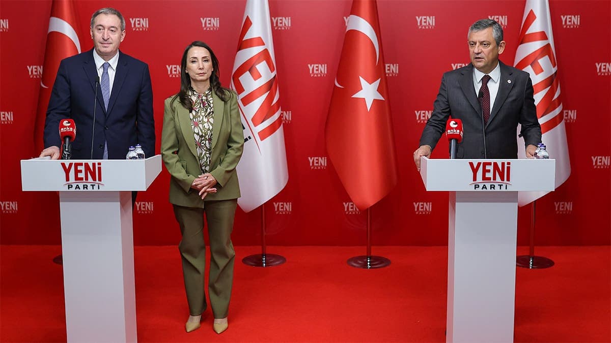 DEM Parti görüşmesinin ardından Özel'den iktidara sert eleştiri: “Türkiye'yi daha da gerilettiler”