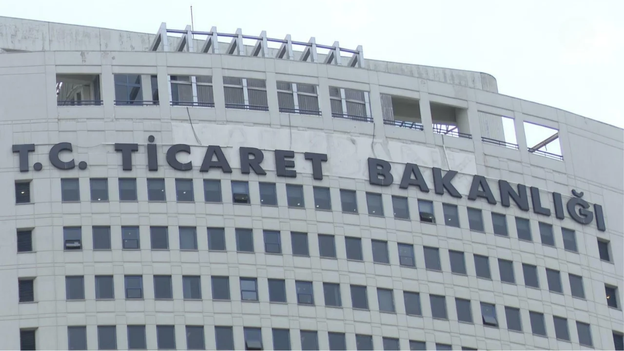 Ticaret Bakanlığı İpsala Gümrük Kapısı'nda 387 kilo uyuşturucu ele geçirildiğini açıkladı