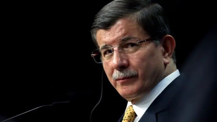 Ahmet Davutoğlu cumhurbaşkanına hakaret suçlamasıyla ifade verecek