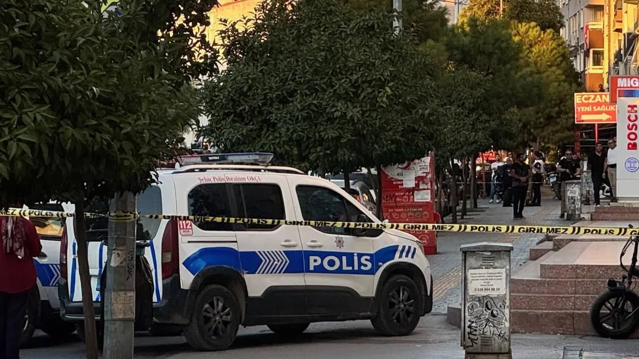 İzmir'de banka çalışanlarını rehin alan soyguncu tutuklandı