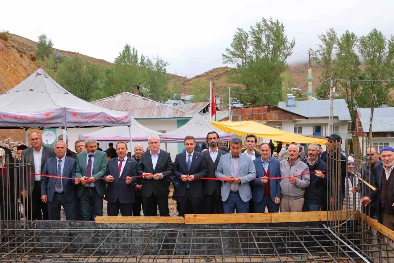 Pınargözü'nde dayanışma merkezi olacak köy konağının temeli atıldı