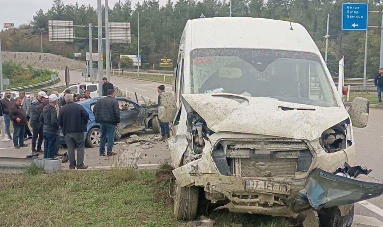 Boyabat'ta zincirleme çarpışma: bir kişi yaralandı