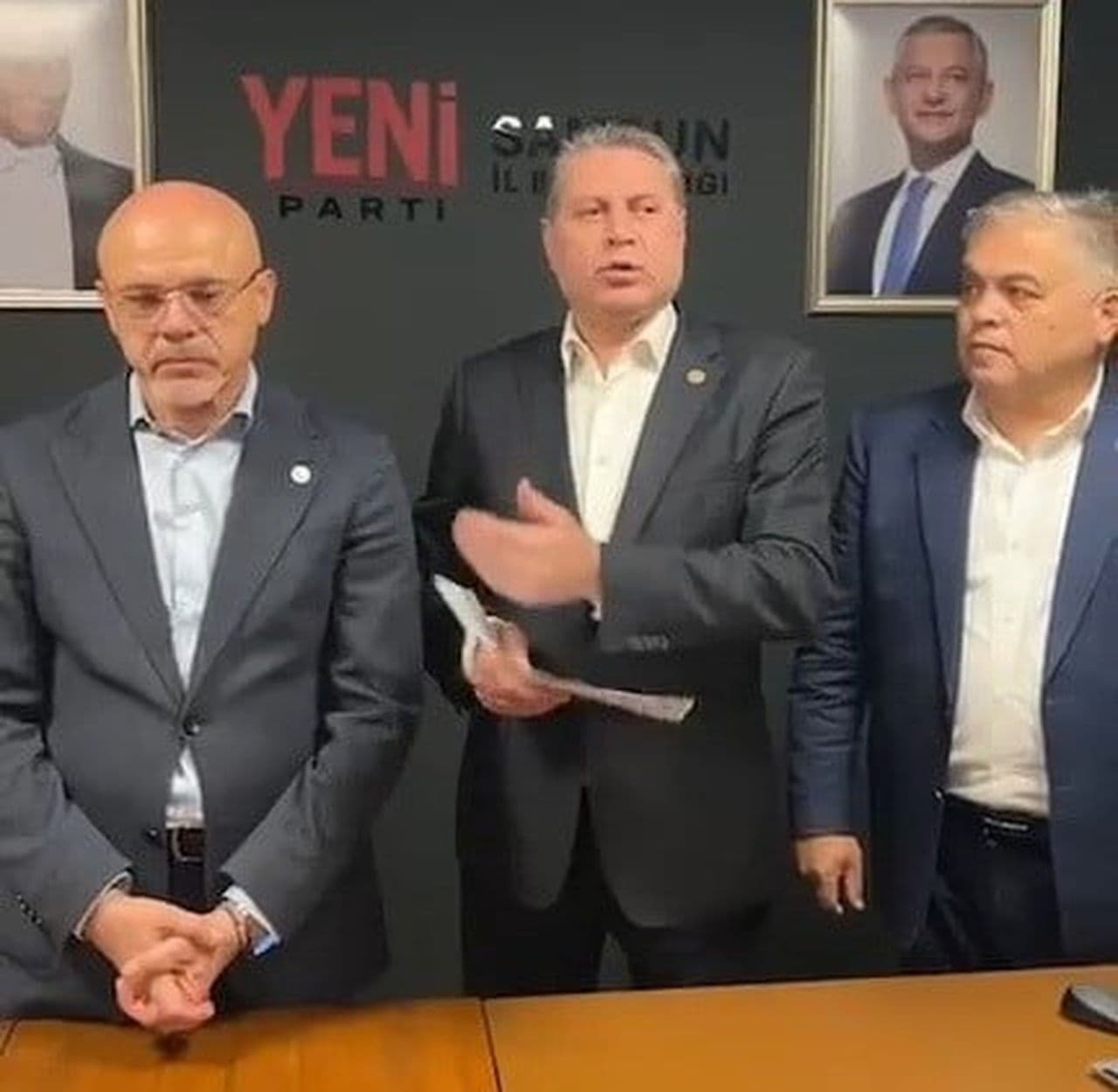 Ön seçimi 200 oy farkla kazanan Özdağ il başkanlığı yarışına tek aday giriyor