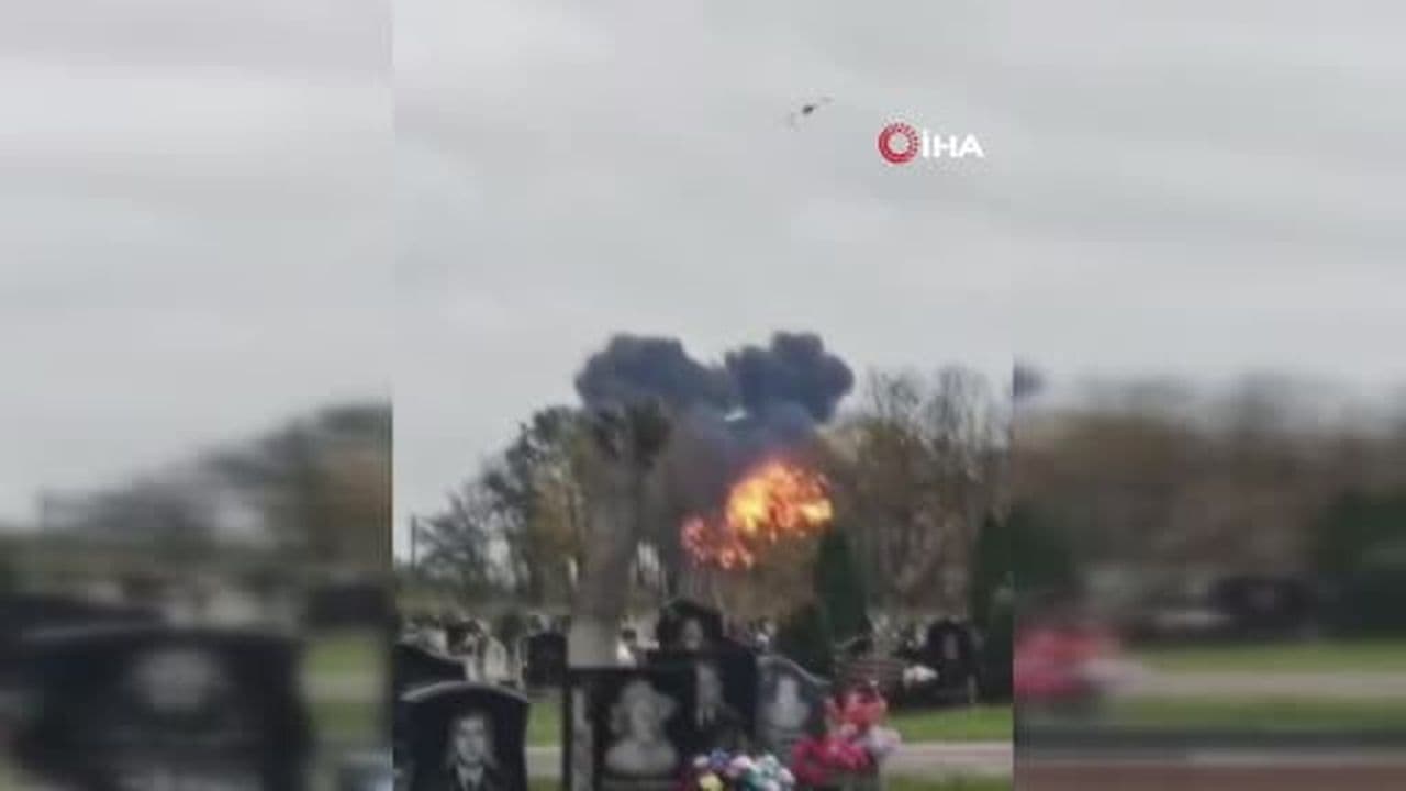 Kaliningrad'da ıssız araziye düşen Su-30SM: iki pilot fırlatma koltuğuyla kurtuldu