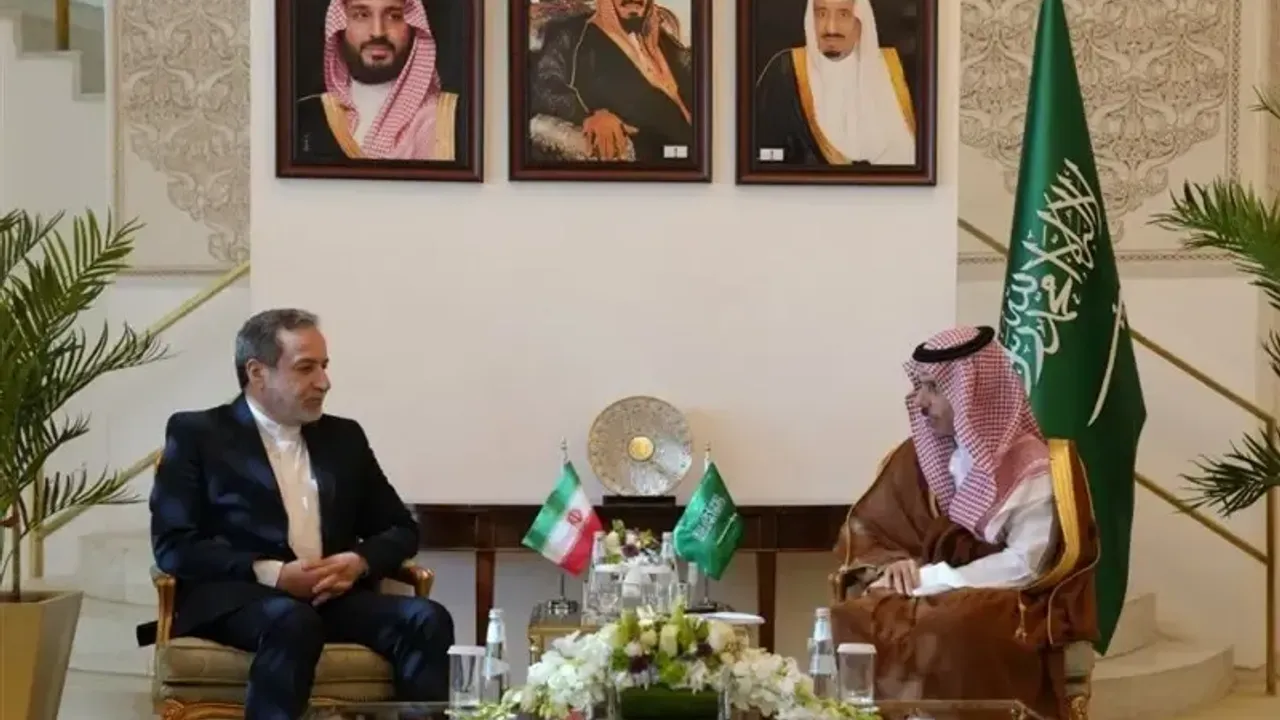 İran ve Suudi Arabistan dışişleri bakanları Hürmüz'ü görüştü