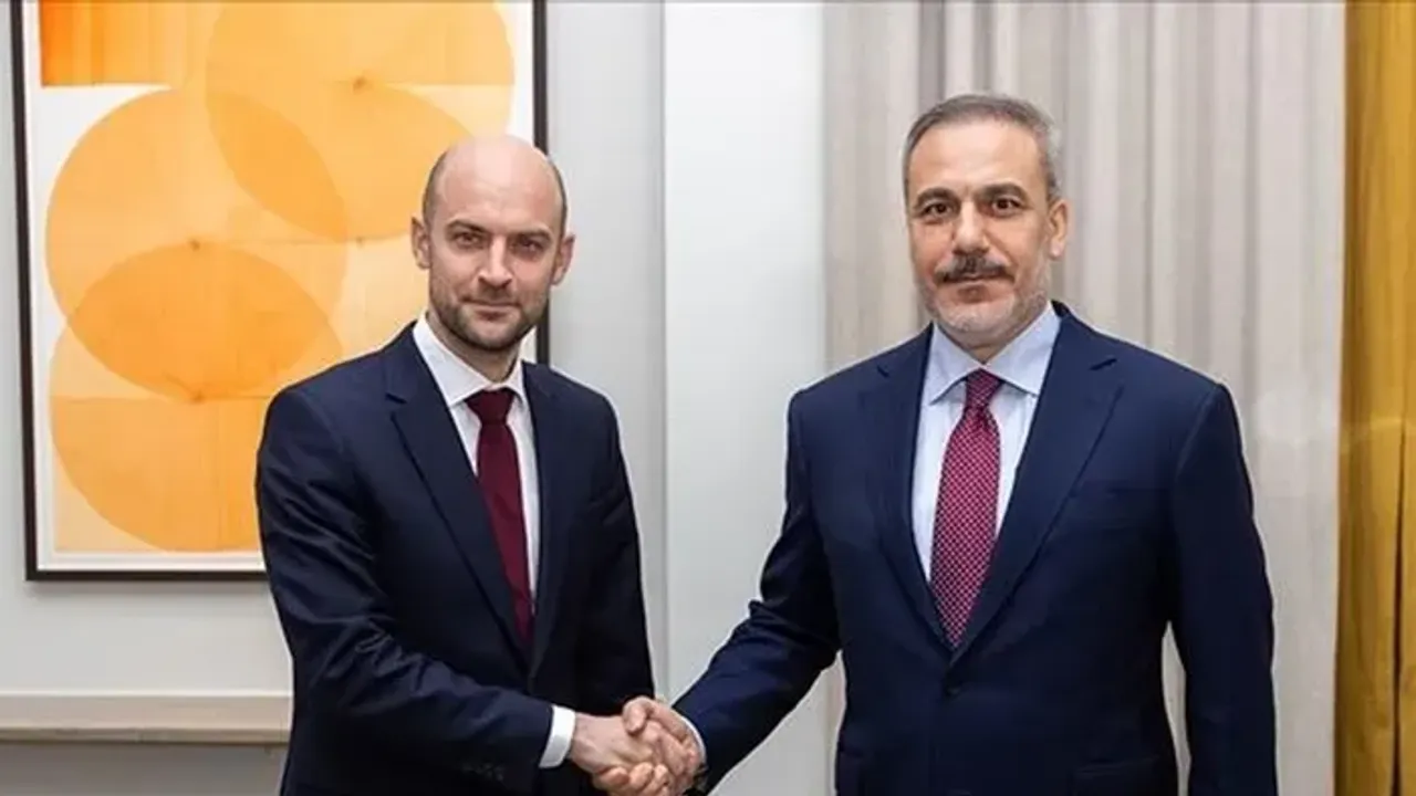 Fidan, Fransız mevkidaşı Barrot ile görüştü
