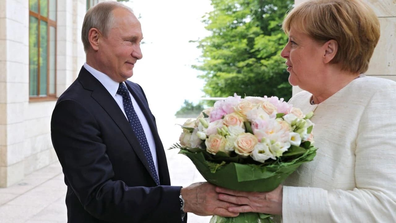 Merkel'den AB'ye Rusya çağrısı: Yeniden diyalog kurmaya çalışmalıyız