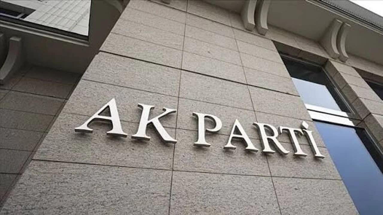AK Partili başkan istifa etti