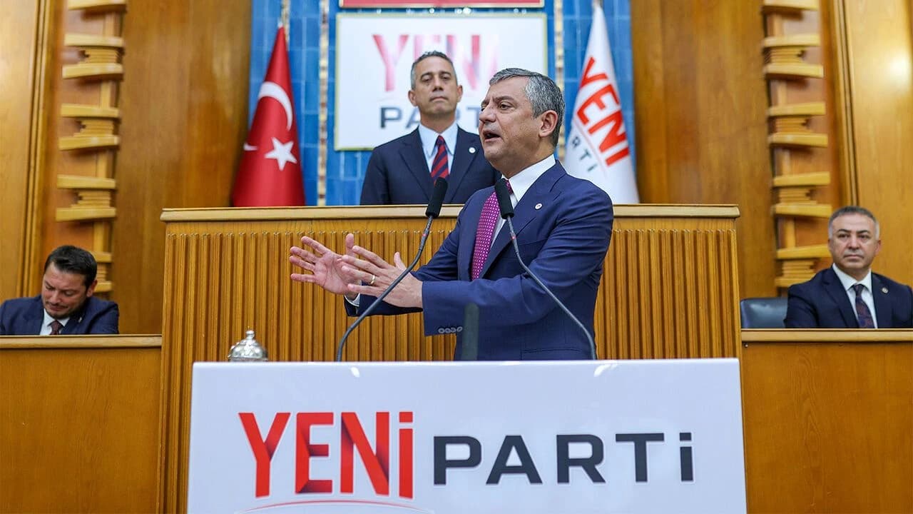 Yeni Partili vekiller sahaya iniyor: Özgür Özel'den 'iki gün' talimatı